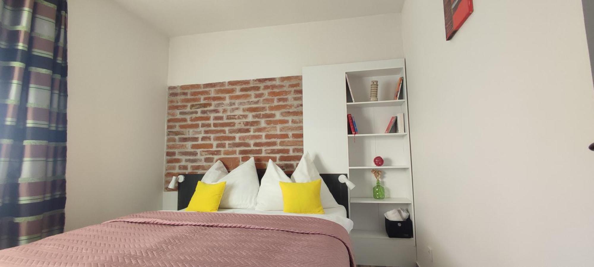 Koller Apartmanház Sárvár Esterno foto
